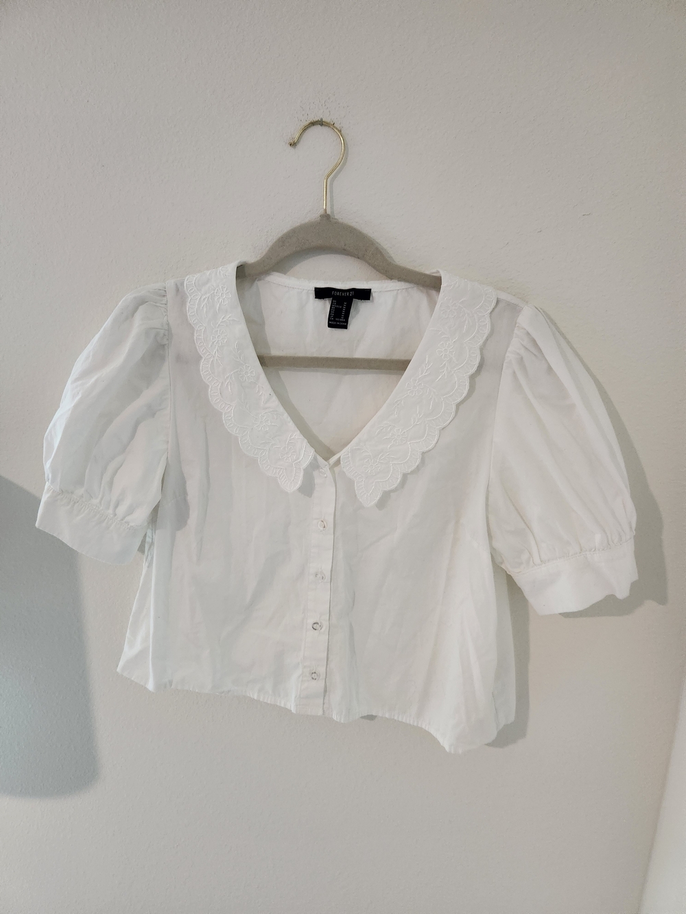 Forever 21 White Scalloped Collar Puff-Sleeve Button Front Blouse